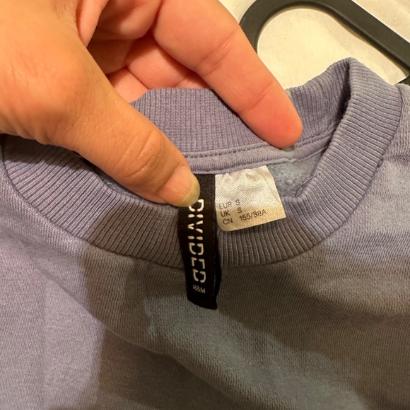 H&M cropped sweatshirt - Picture 3 of 4